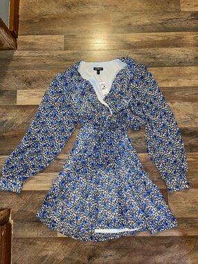 Express Blue and White Floral Long-Sleeve Wrap Mini Dress size Large NWT $88
